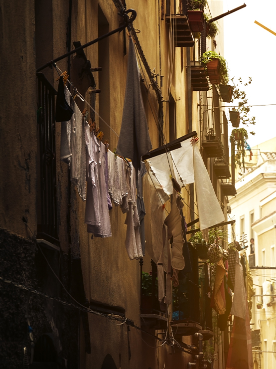 Benvenuti nella splendida città di Napoli, una delle mete turistiche più affascinanti d'Italia.
