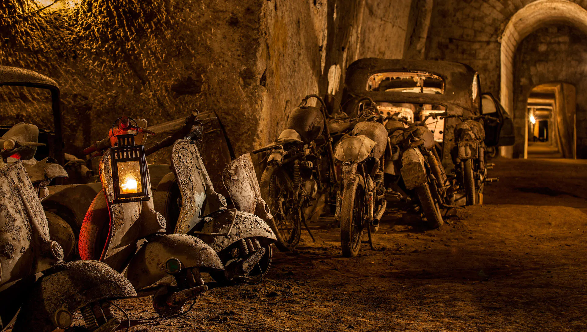 Naples Underground: Air Raid Shelter during World War II - Napoli